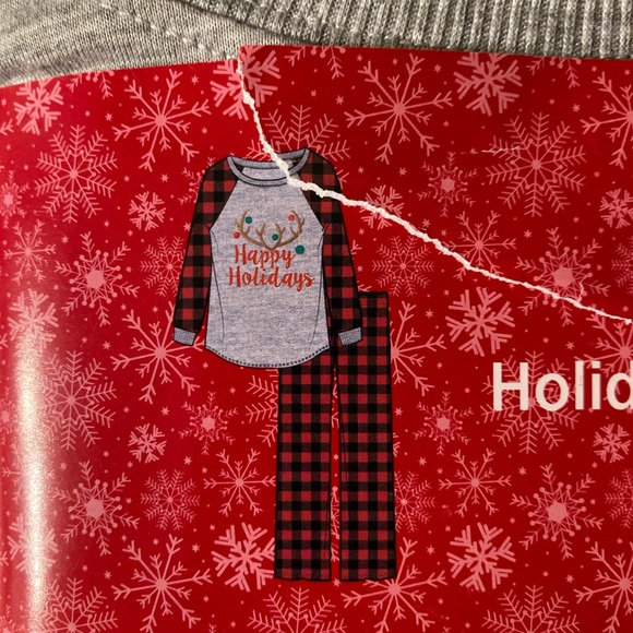 Holiday pajamas - Picture 2 of 3